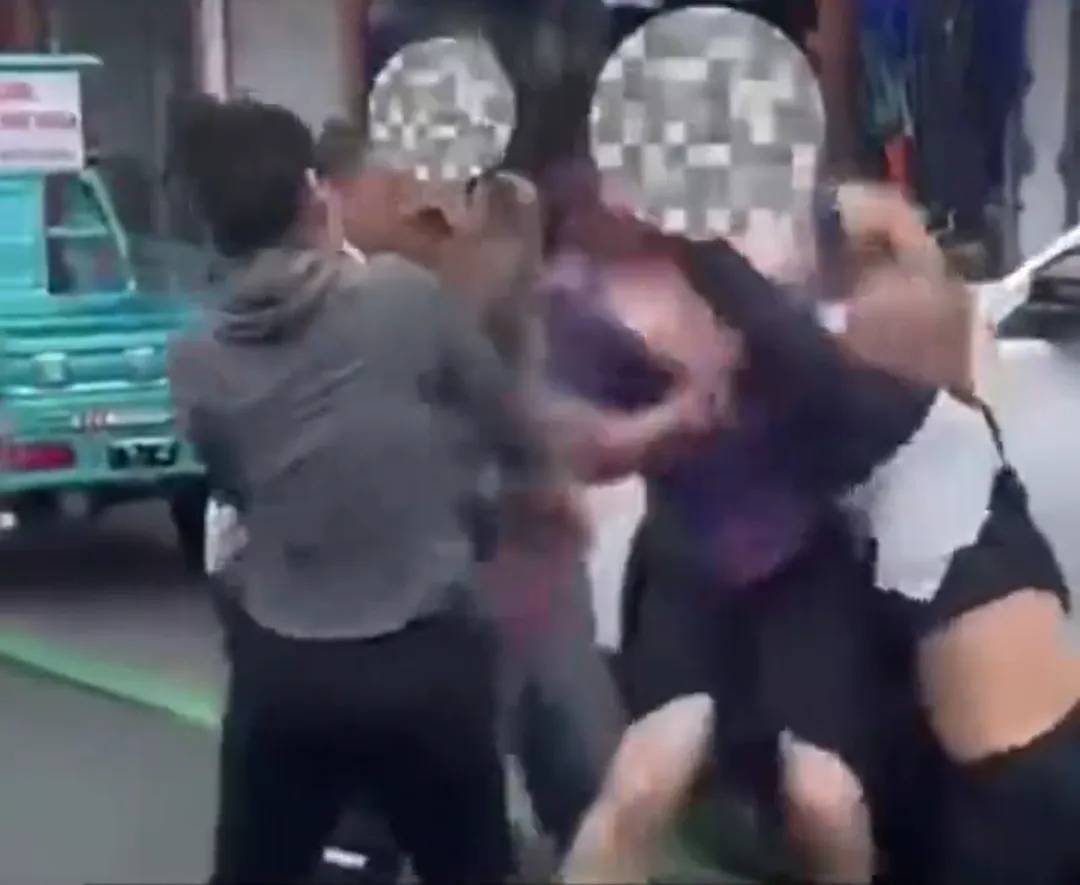 皇冠信用网正网
_官方通报泾县游客被打事件处理结果:受害人获赔9000皇冠信用网正网
,3人被行拘,县公安局多人被追责