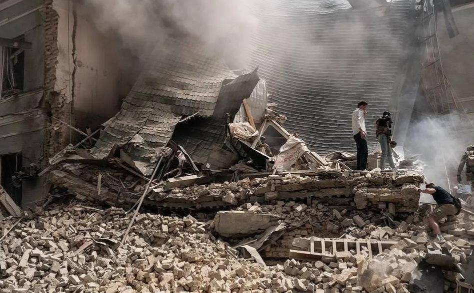 德国甲组联赛_俄罗斯大规模轰炸乌克兰德国甲组联赛,基辅被轰炸300分钟,特朗普指责泽连斯基:不应该招惹普京!