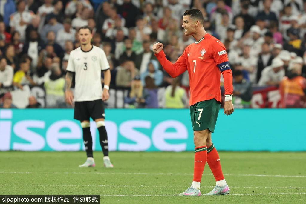 皇冠信用盘正网
_展望2026世界杯:C罗梅西谢幕战+巴西冲6星 意大利又缺席皇冠信用盘正网
?