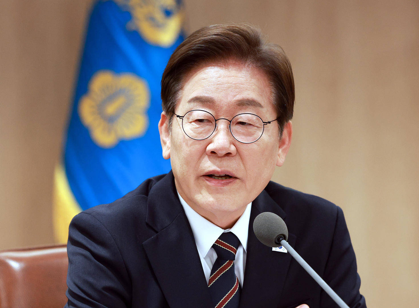 皇冠信用網会员
_职员过劳晕倒在韩国总统府皇冠信用網会员
,李在明喊话:不要担心工作,专注恢复健康