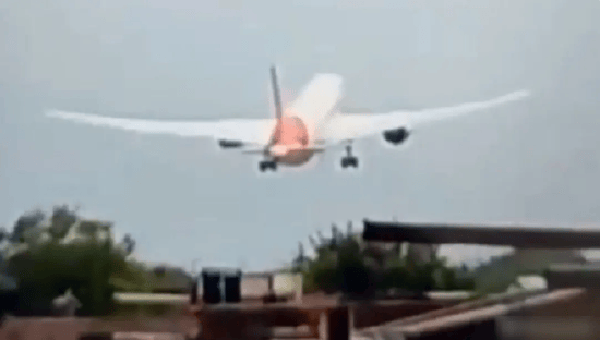 皇冠信用网出租足球
_唐驳虎:印度波音787坠毁皇冠信用网出租足球
,可能是副驾犯的低级错误