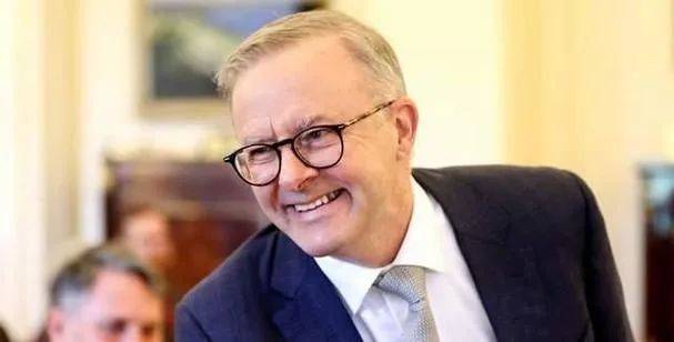 皇冠abcd类型网
_风向转了!澳总理当众表态:吃中国饭赚中国钱皇冠abcd类型网
,不能砸中国的锅