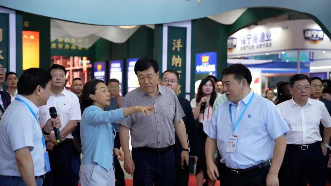 皇冠信用盘怎么开户
_福建省委副书记、福州市委书记郭宁宁等领导亲临渔博会天马科技展位视察指导皇冠信用盘怎么开户
!