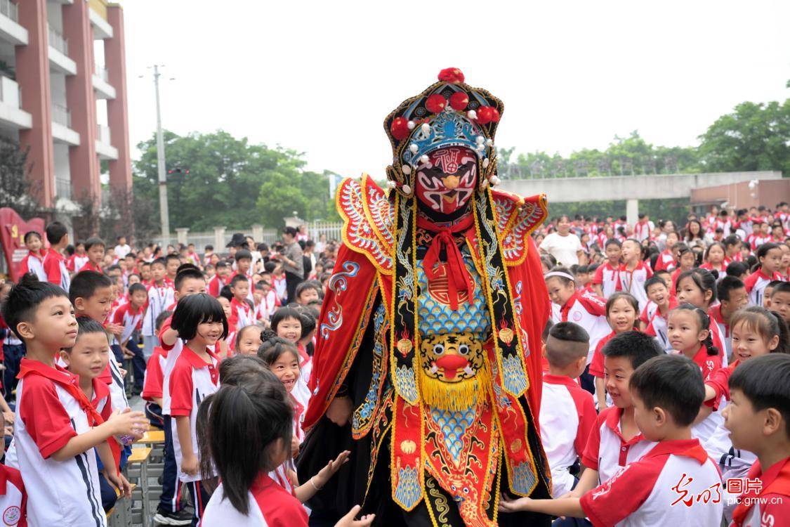 皇冠信用網注册网址
_【文化和自然遗产日】非遗薪火代代传 匠心接力续华章