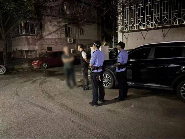 皇冠信用网平台出租
_广西老人被深度洗脑半个月皇冠信用网平台出租
,坚持要买230万黄金!关键时刻......