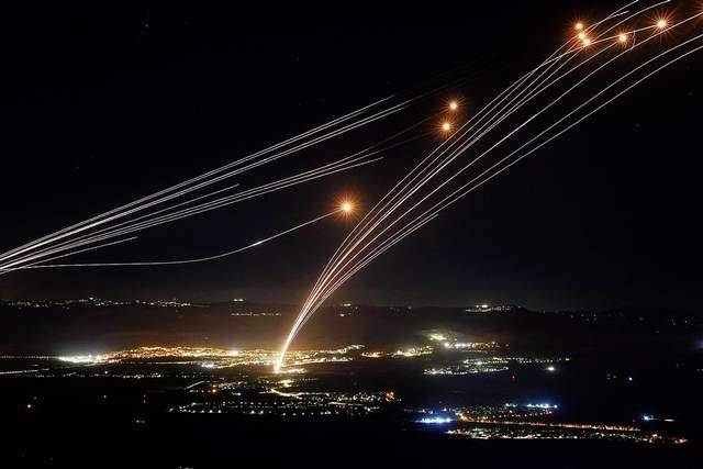 皇冠信用出租_乱成一锅粥皇冠信用出租,真主党也要加入大混战,特朗普来回踱步,在等什么?