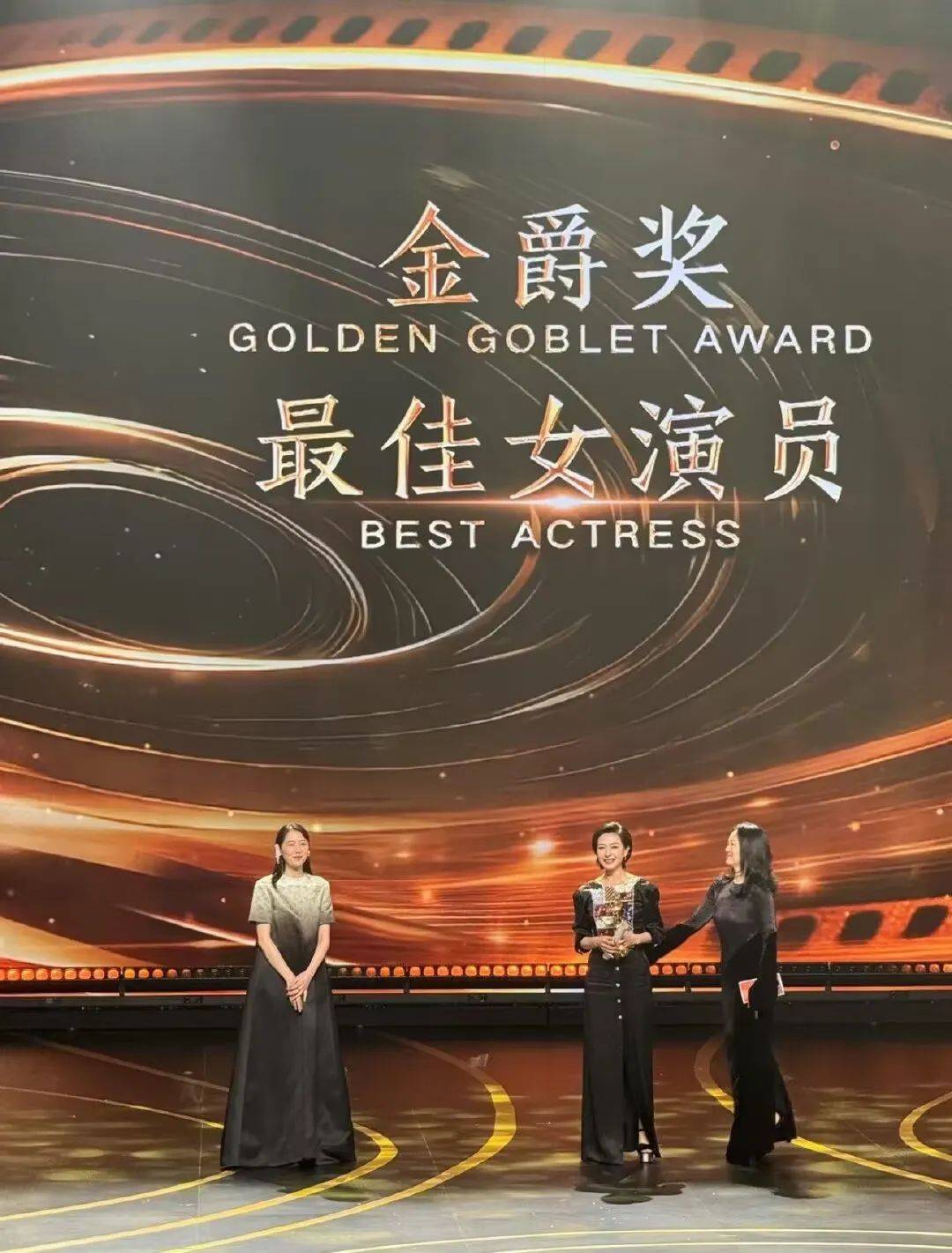 hga030.com怎么注册_确认了:是知名演员万茜hga030.com怎么注册!