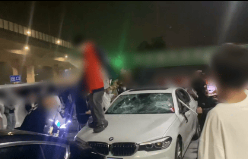 皇冠信用网在线申请_加油站内砸车打人皇冠信用网在线申请,23名嫌疑人被临沂警方抓获