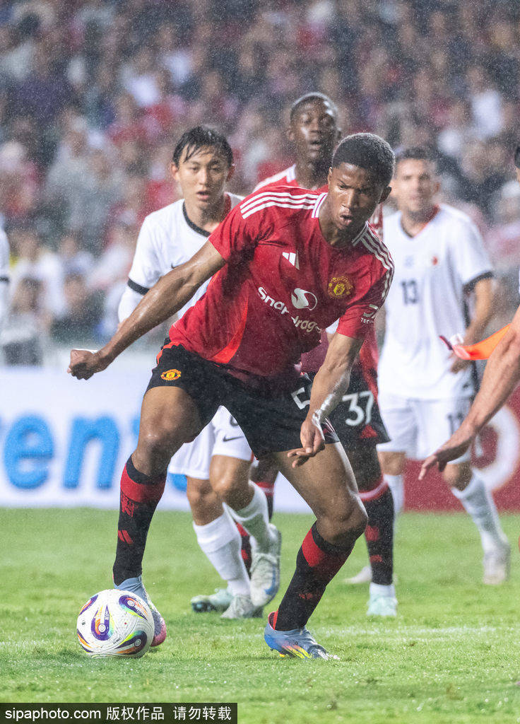 皇冠信用盘开户_曼联新猎物浮出水面皇冠信用盘开户!尼日利亚射手公开示爱:加盟红魔是我的梦想