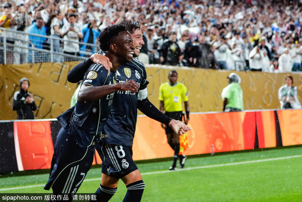 皇冠足球平台代理_维尼修斯脚后跟绝技震撼世界杯皇冠足球平台代理!安切洛蒂:我还是偏爱古蒂那一下