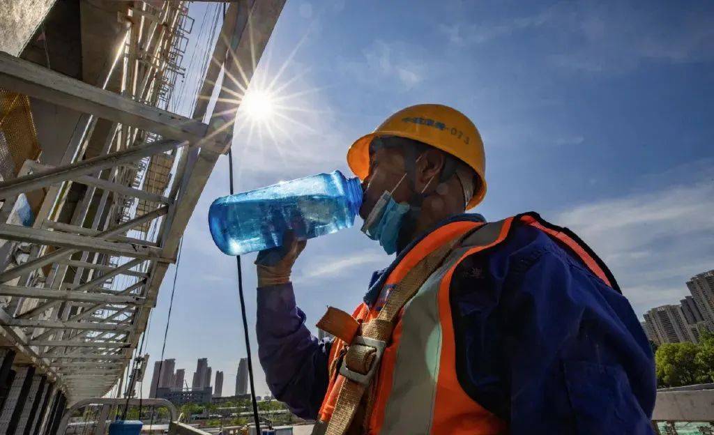 皇冠信用网怎么租_高烧39.8℃皇冠信用网怎么租,致死率极高!杭州已出现首例!上海近日多高温+强对流天气,此病尤其当心!