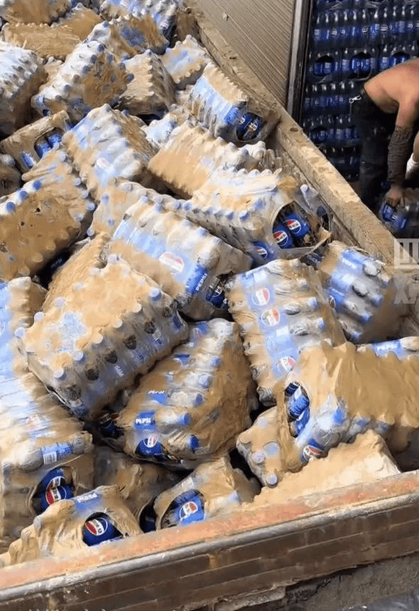 柬埔寨(女)vs菲律宾(女)_贵州从江一食品仓库被淹柬埔寨(女)vs菲律宾(女),超50000瓶可乐被销毁!知情人:损失超400万,老板哭了一天