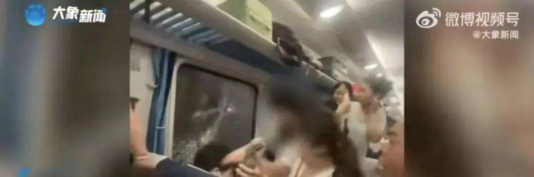 皇冠信用盘_官方通报K1373次列车停滞:车内闷热但没达到开启车门和破窗程度皇冠信用盘,对砸窗男子批评教育