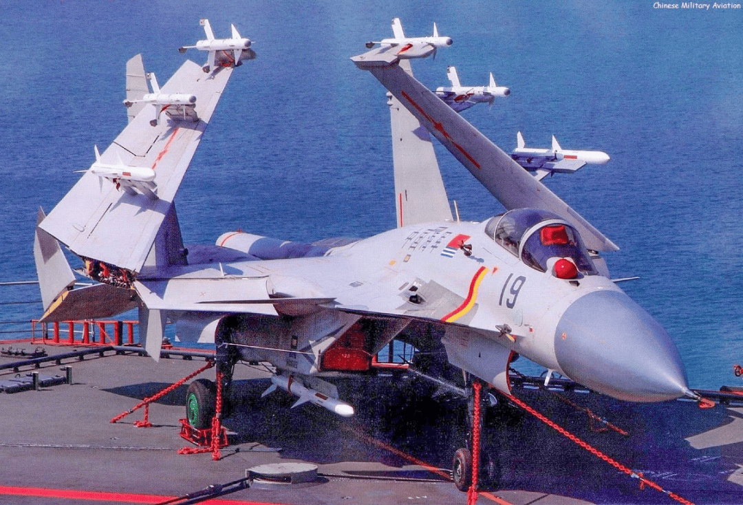 体育皇冠信用网站_央视曝光中国航母24架歼-15出动全过程体育皇冠信用网站,遭遇美军F/A-18谁更强?