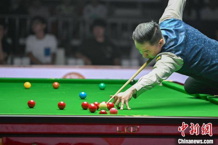 皇冠信用网登1_CBSA斯诺克巨星邀请赛:肖国栋5比2胜约翰·希金斯