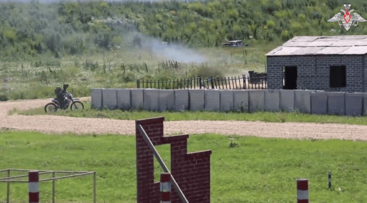 皇冠信用网登1_突然开悟?俄军打法变了皇冠信用网登1,买20万辆我国造摩托车,瓦格纳重出江湖