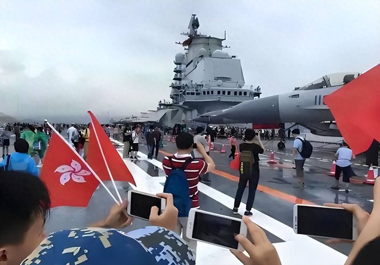 皇冠信用网申请条件_内鬼出现!山东舰在香港被间谍偷拍皇冠信用网申请条件,专业无人机差点泄露机密