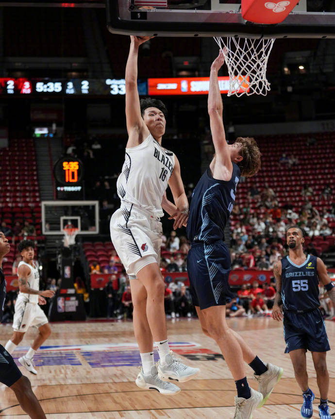 皇冠信用網如何注册
_杨瀚森背靠背10+5+5失误 夏联次战开拓者遭灰熊逆转