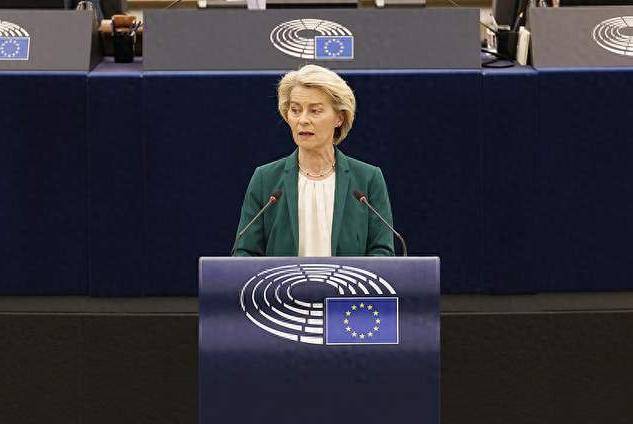 皇冠信用網会员_比美国还大胆?30%关税将至皇冠信用網会员,欧盟对特朗普低头,反向中国下命令