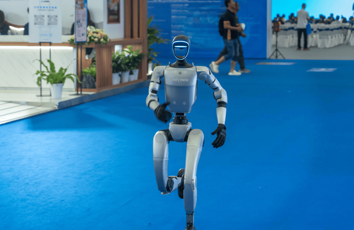 皇冠信用網账号_宇树科技创始人王兴兴:目前机器人和AI都面临很大挑战皇冠信用網账号,需全球共同努力推动