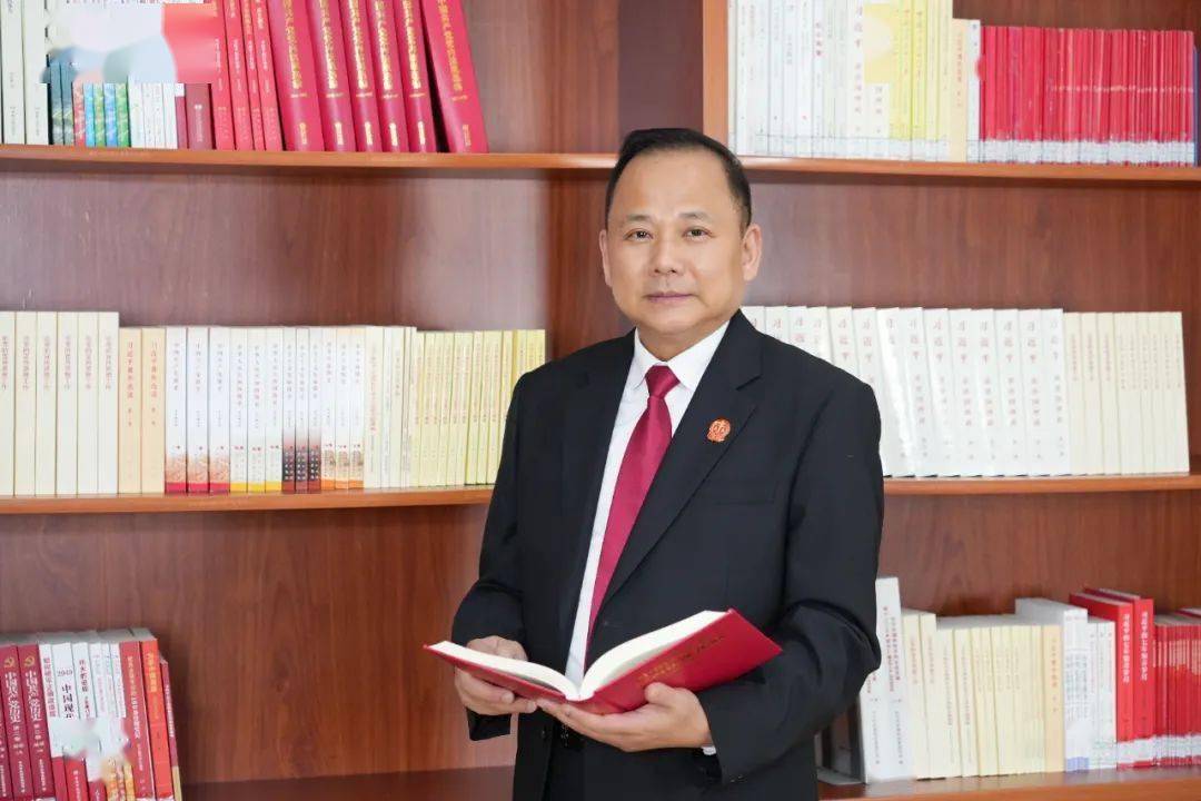 皇冠皇冠足球平台
_湖南省长沙市中级人民法院院长李立新:以司法之力助推“幸福之城”高质量发展