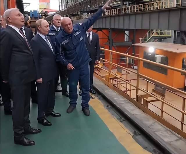 皇冠信用网网址
_特朗普大发雷霆皇冠信用网网址
，誓要搞垮俄罗斯！普京沉默3天后终于“出手”