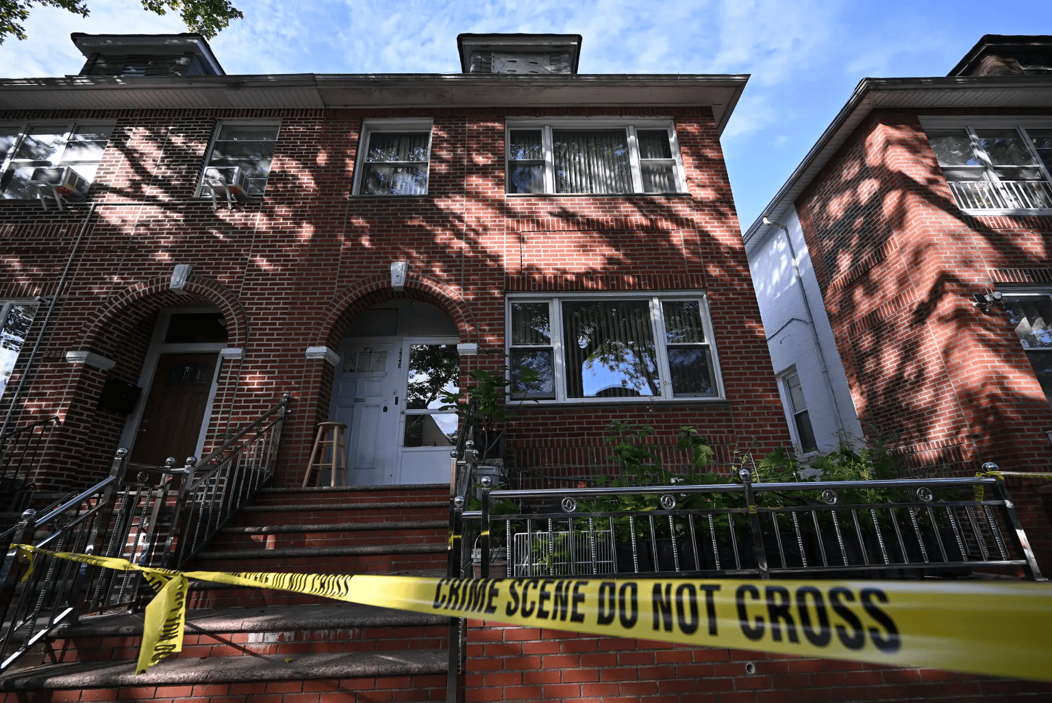 皇冠信用网平台出租
_86岁华人在美国家中死亡一星期皇冠信用网平台出租
,脖子上缠着围巾,埋在棉被里