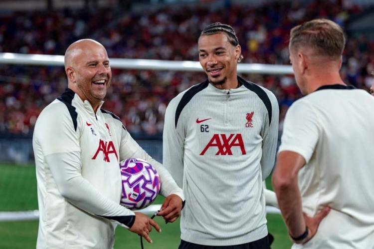 皇冠足球平台申请_埃基蒂克:迫不及待想赢得奖杯;杰拉德大概是利物浦头号传奇吧皇冠足球平台申请?