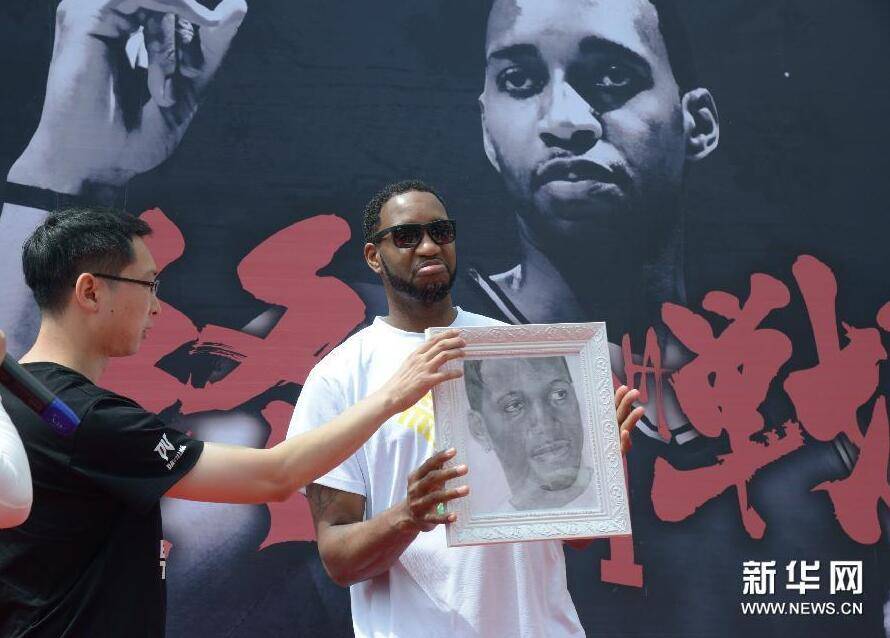 皇冠信用網代理申条件
_麦迪能顶替科比皇冠信用網代理申条件
?小莫里斯:他不是科比 没那种心态