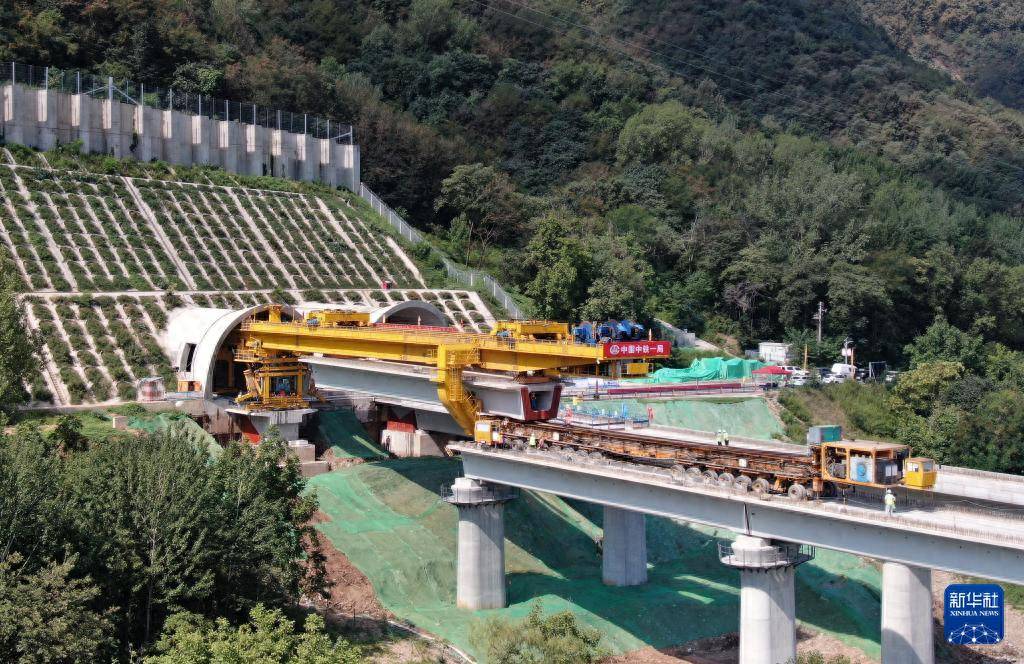皇冠信用網正网
_西康高铁全线完成桥梁架设