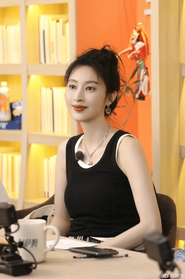 皇冠信用网代理
_知名女演员道歉:已深刻认识到错误