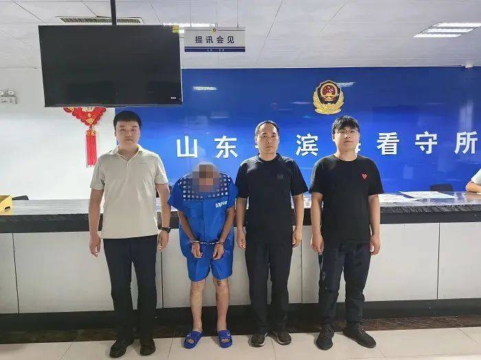 皇冠信用網登3代理
_东营一嫌疑人长期藏身胜利油田中心医院皇冠信用網登3代理
!被拘!