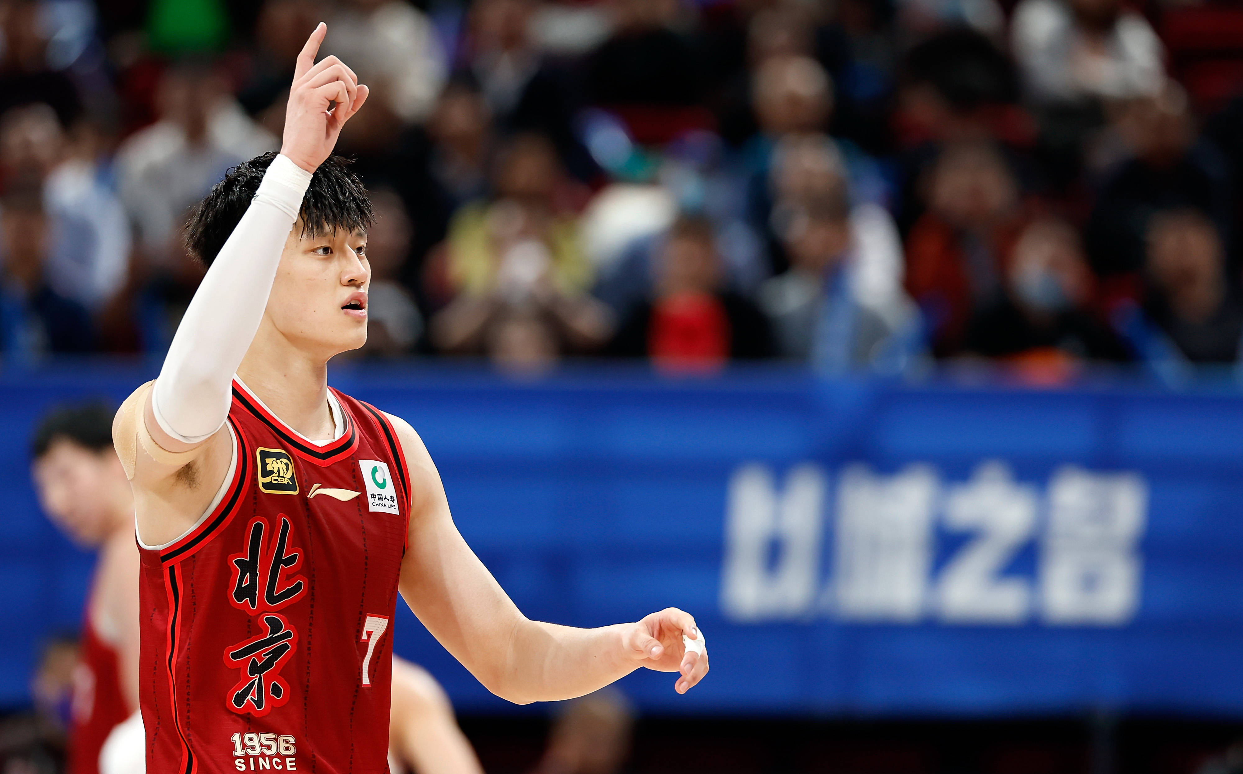 皇冠信用網最新地址
_曝篮网签约曾凡博 为非保障性训练营邀请合同