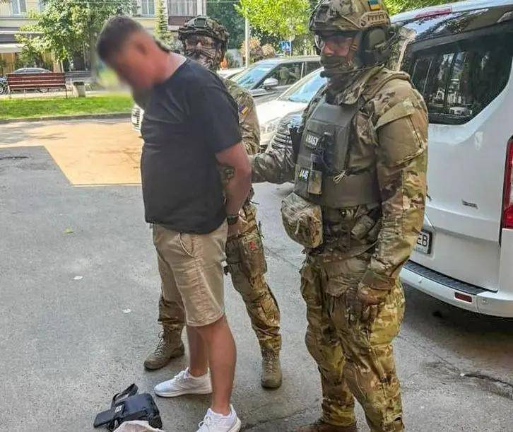 皇冠信用网在线注册
_难怪打不过俄军皇冠信用网在线注册
,泽连斯基发现不对,五国雇佣兵助阵,乌抓到内鬼