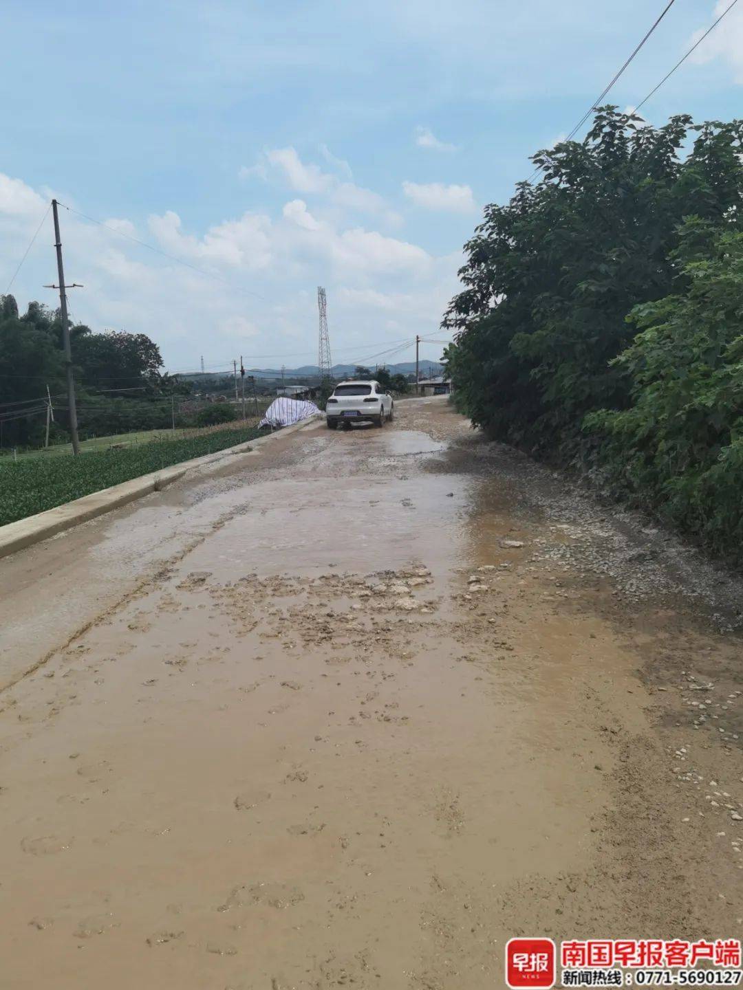 怎么申请皇冠信用网
_南宁一“白改黑”道路被打烂怎么申请皇冠信用网
,两年多未完工!部门回应:正重新招标