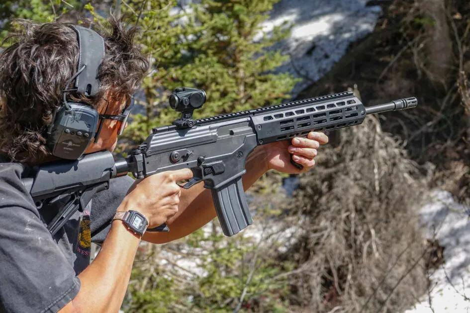 皇冠皇冠平台
_越南新步枪参加联合军演皇冠皇冠平台
，担心中国偷学技术，结果频繁卡壳到炸？