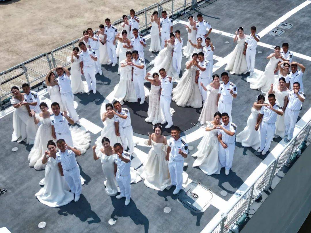 英格兰超级联赛_恭喜英格兰超级联赛,他们结婚了!