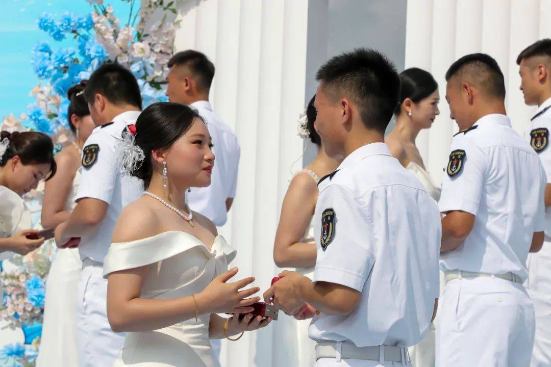 英格兰超级联赛_恭喜英格兰超级联赛,他们结婚了!