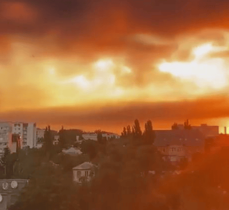 信用網皇冠申请注册_报复不隔夜!仅24小时信用網皇冠申请注册,俄军炸碎阿塞拜疆投资,17个油罐被毁引发国际关注