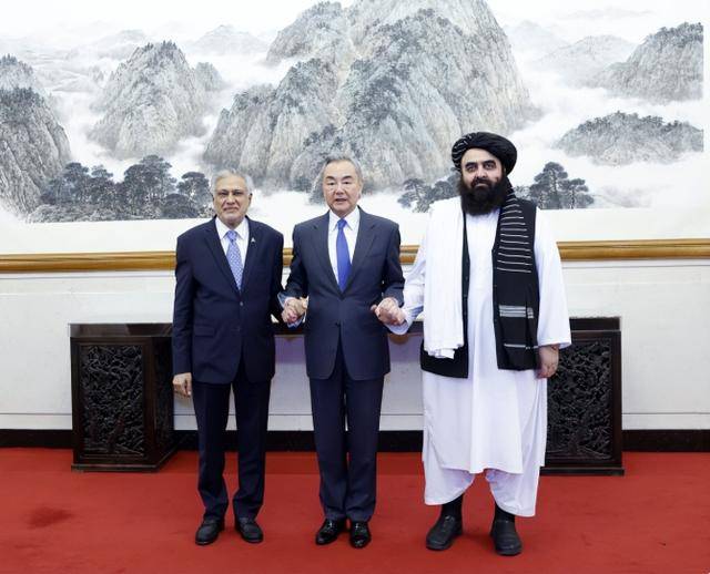 皇冠信用网会员_塔利班明确表态皇冠信用网会员,他们绝不听命于美国,中国出手,这2国都安心了