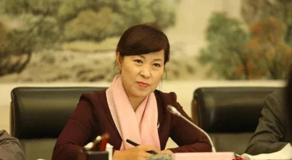 皇冠信用网开户
_“换装主席”王莉霞的堕落:从光鲜人设到腐败深渊