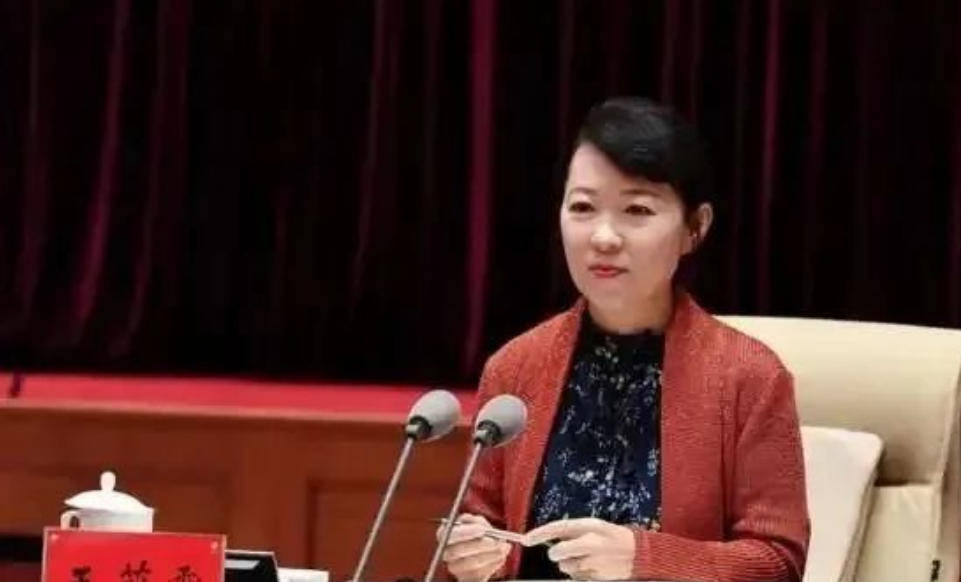 皇冠信用网开户
_“换装主席”王莉霞的堕落:从光鲜人设到腐败深渊