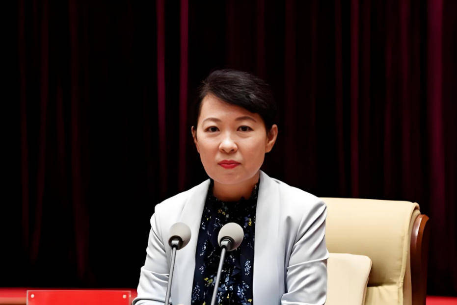 皇冠信用网开户
_“换装主席”王莉霞的堕落:从光鲜人设到腐败深渊