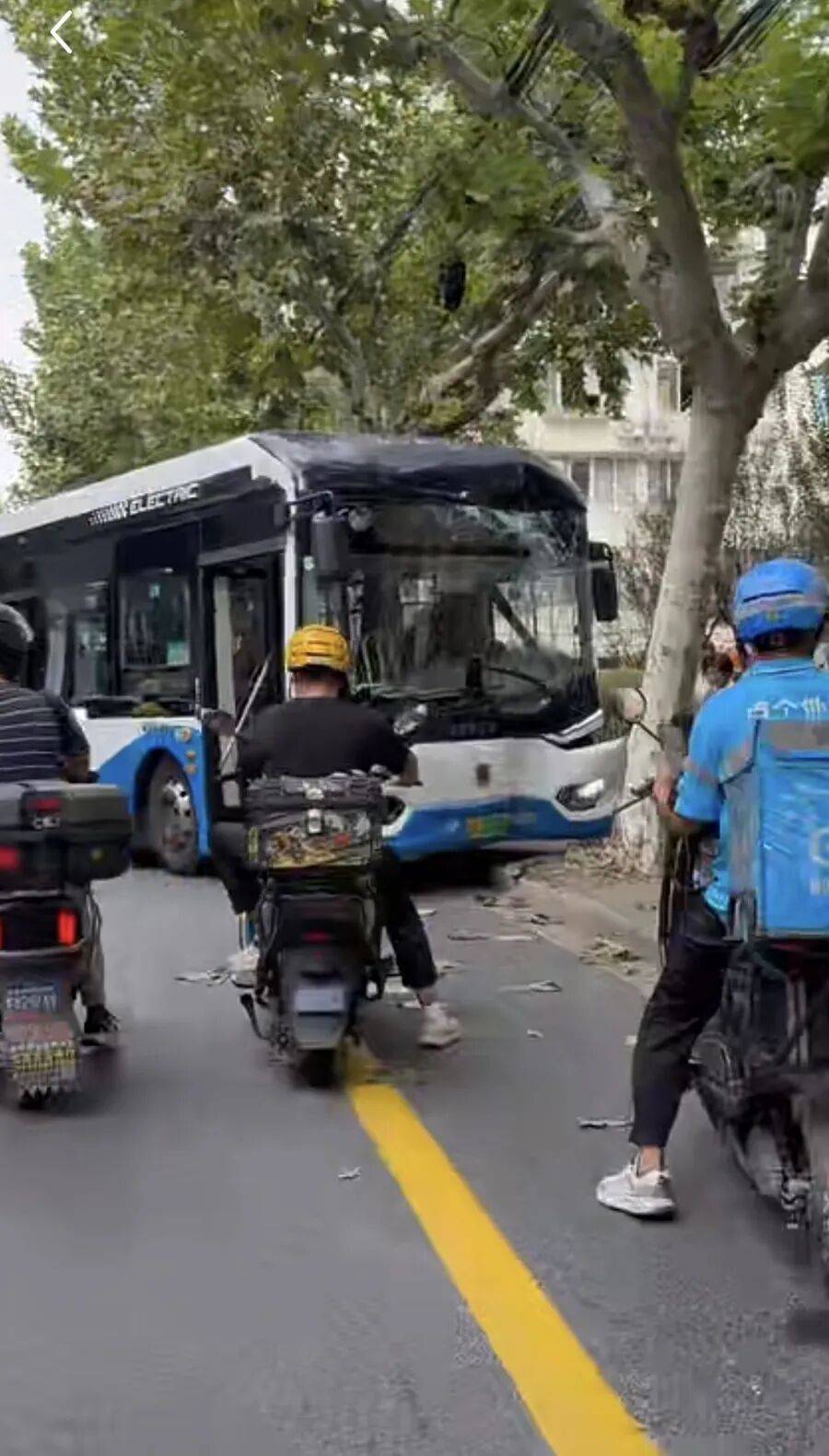 如何代理皇冠信用盘_上海警方:叶某(男如何代理皇冠信用盘,57岁)寻衅滋事,已被拘!