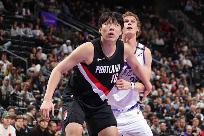 信用网如何申请_杨瀚森迎NBA常规赛首秀信用网如何申请,两罚全中拿到个人NBA生涯首分;此前出场时播音字幕都是中文