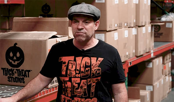 皇冠信用网注册开户_美国人正度过一个“没了中国货、最恐怖”的万圣节皇冠信用网注册开户，白宫发言人却仍嘴硬