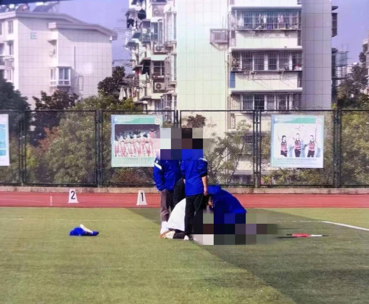 皇冠信用网会员开户
_南京一学生在运动会上跑200米时倒地去世皇冠信用网会员开户
,官方:深感痛心,已与亲属沟通妥善处理