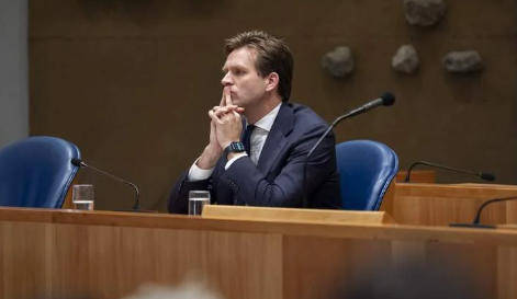 欧洲区附加赛A组_荷兰经济大臣还在自吹:没通知中美欧欧洲区附加赛A组,做得对